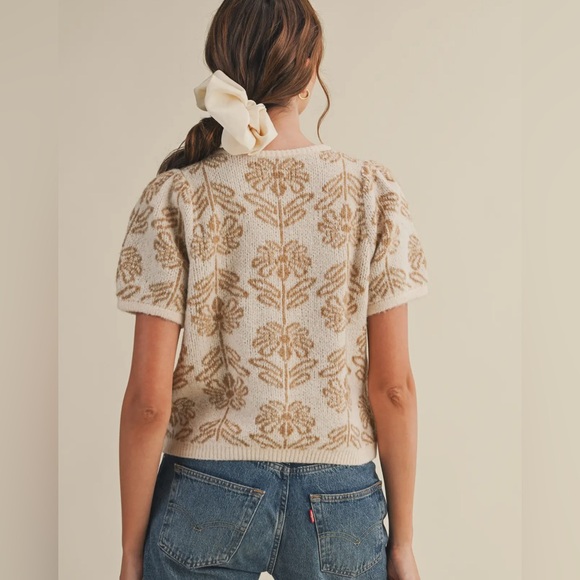 &merci, Floral Knit Short Puff Sleeve sweater  in Taupe Beige, s m l - Picture 3 of 4